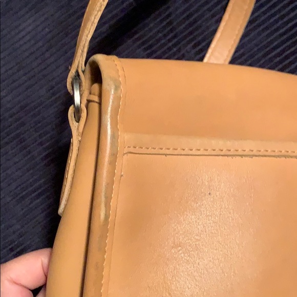 Coach leather purse (moving sale make me an offer) - Picture 4 of 5